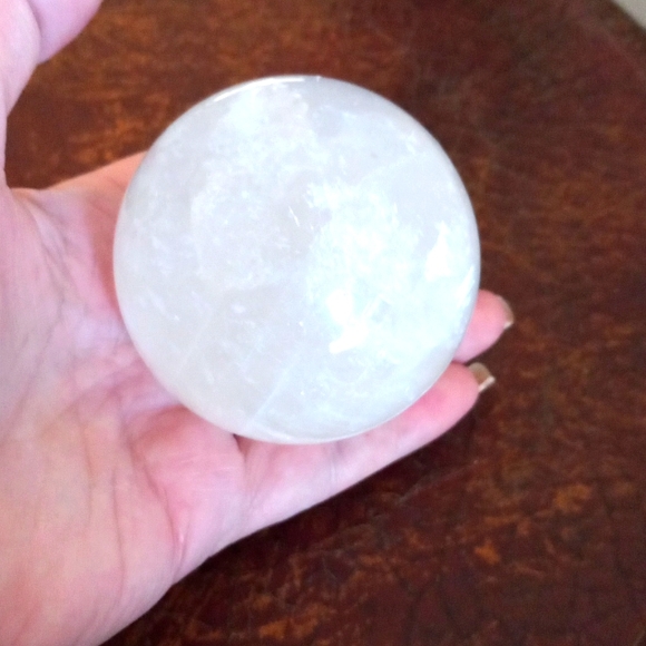 Beautiful clear crystal sphere. - Picture 10 of 11